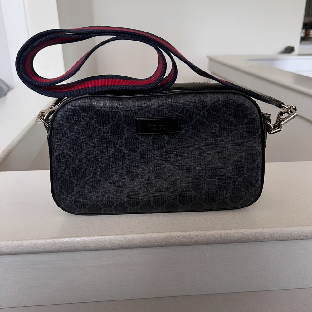 Authentic Gucci Black Bag with Red and Blue Strap - Picture 4 of 8